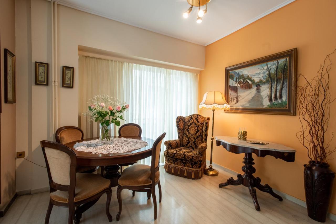 Hector'S Flisvos Apartment Atene Esterno foto
