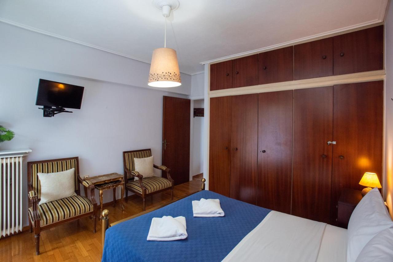 Hector'S Flisvos Apartment Atene Esterno foto