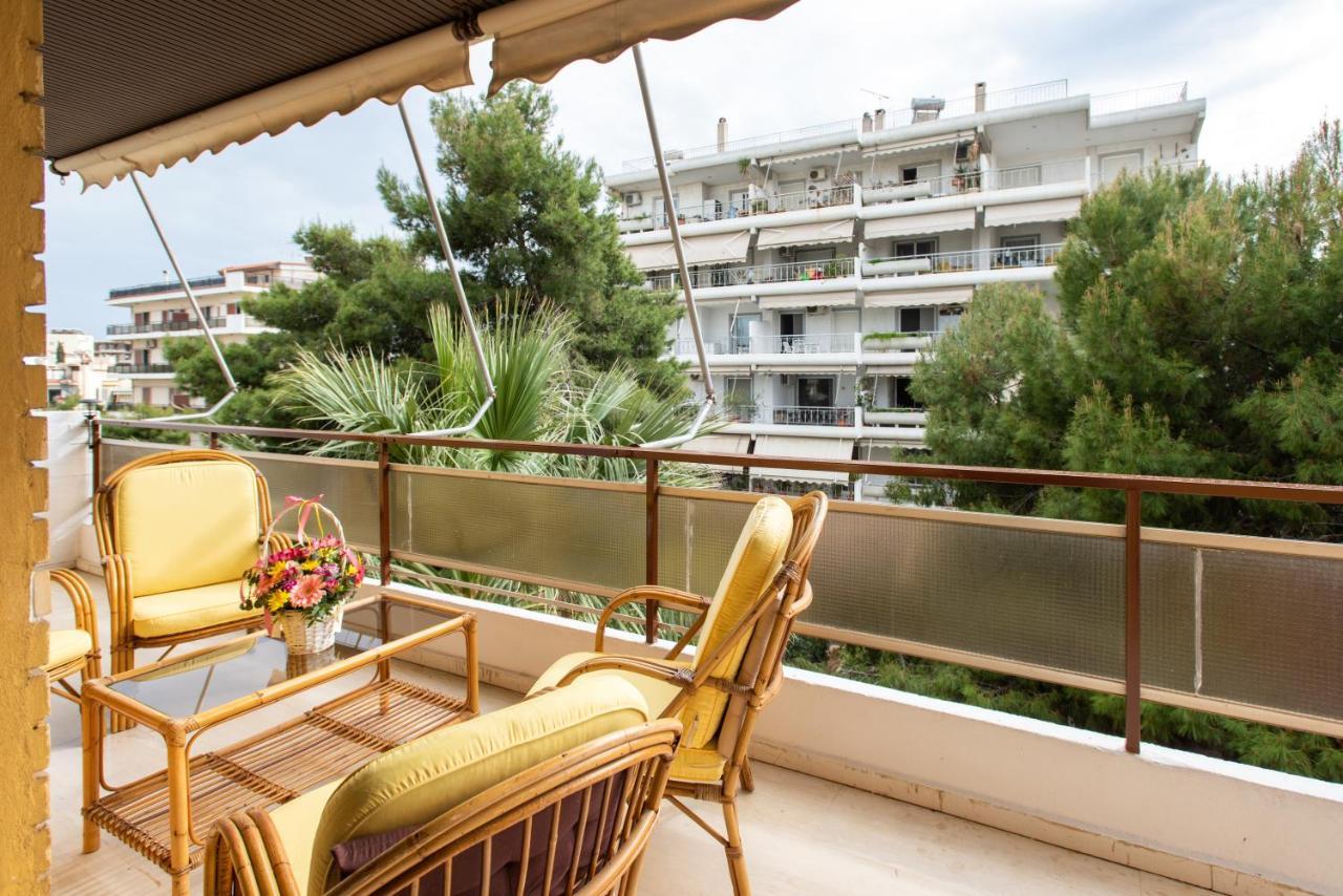 Hector'S Flisvos Apartment Atene Esterno foto