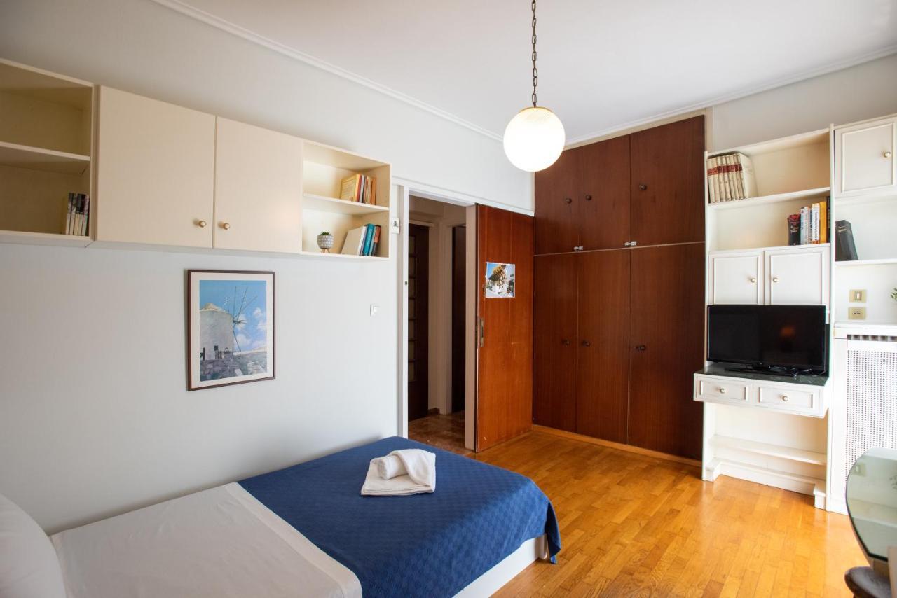 Hector'S Flisvos Apartment Atene Esterno foto